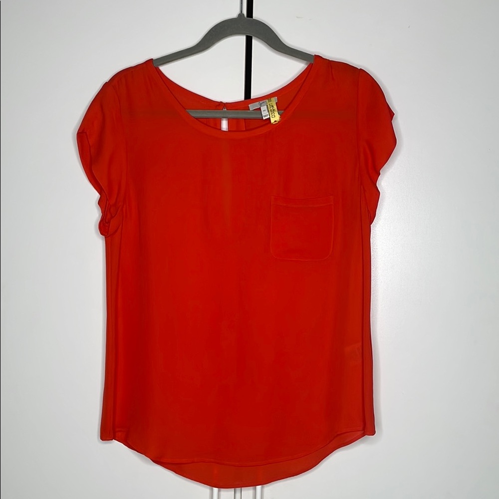 Size M, burnt orange/ red Joie blouse.